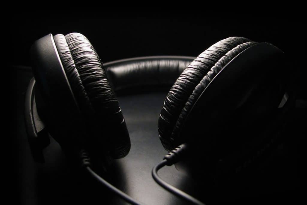7 of the Best Headphones that Don't Leak Sound TSP
